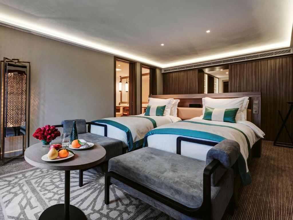 Сьюит (Junior Suite with Living Room and Sofa), Mövenpick Hotel Mansour Eddahbi Marrakech