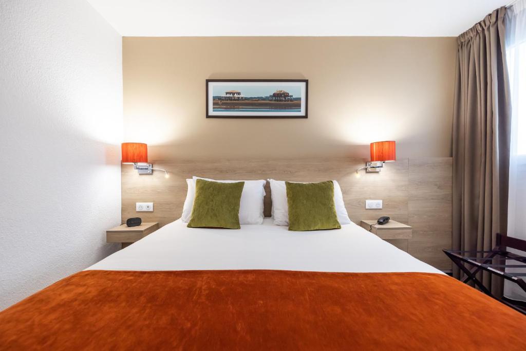 Двухместный (Классический номер с кроватью размера «queen-size») отеля Comfort Hotel Bordeaux Gradignan, Бордо