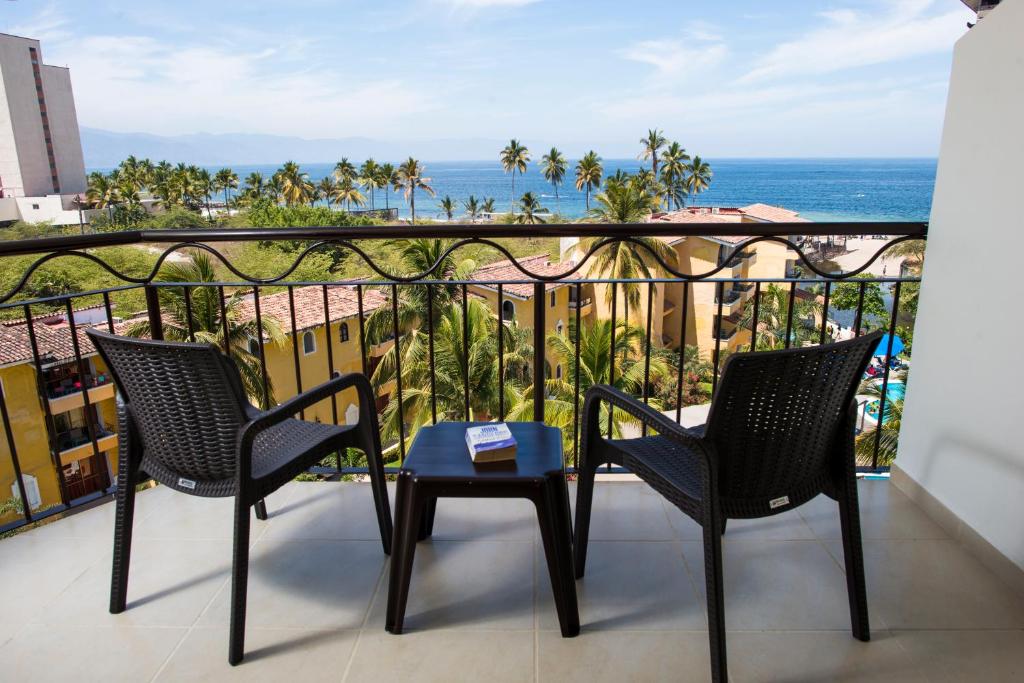 Двухместный (Двухместный номер Делюкс с 1 кроватью и балконом) отеля Costa Club Punta Arena Beach Resort - Все включено, Пуэрто-Вальярта