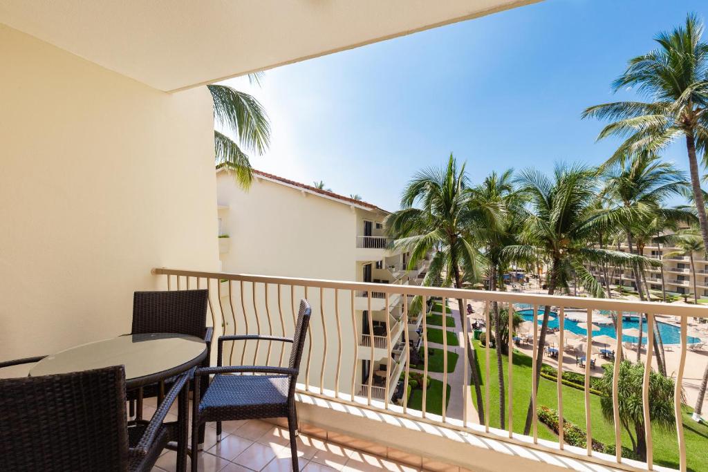 Сьюит (Junior Suite UNIQUE) курортного отеля Villa del Palmar Beach Resort & Spa Puerto Vallarta, Пуэрто-Вальярта
