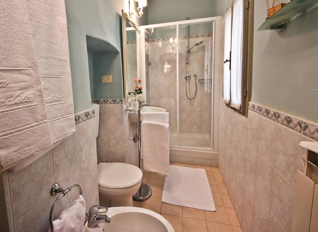 Апартаменты (Апартаменты с 1 спальней и балконом - Via Santa Reparata, 80), Apartments Florence- Duomo