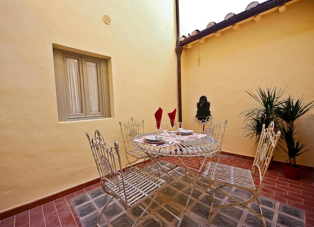 Апартаменты (Апартаменты с 1 спальней и балконом - Via Santa Reparata, 80), Apartments Florence- Duomo