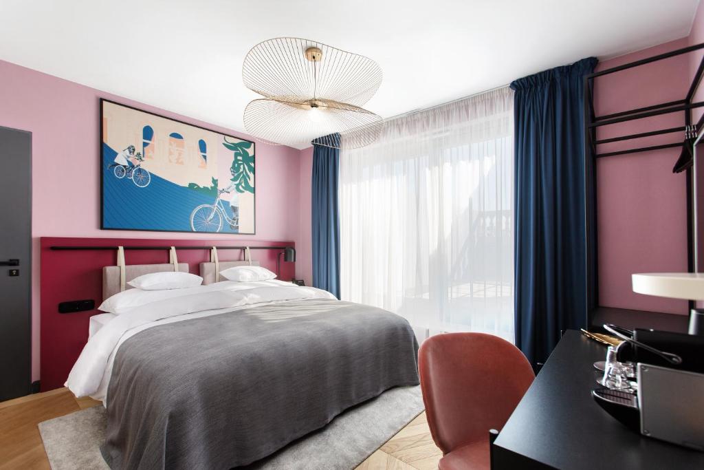 Двухместный (Двухместный номер Делюкс с 1 кроватью или 2 отдельными кроватями) отеля Alice Hotel, Будапешт