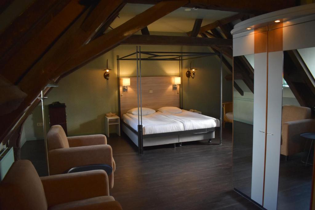 Двухместный (Роскошный двухместный номер с 1 кроватью) отеля Fletcher Hotel-Restaurant Kasteel Erenstein, Маастрихт