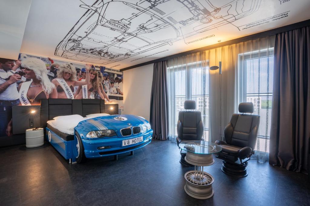 Двухместный (Тематический номер), V8 Hotel Köln at MOTORWORLD