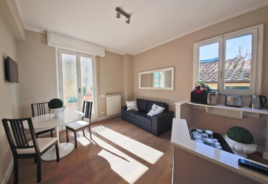 Апартаменты (Апартаменты с 2 спальнями - Via dè Guicciardini, 10), Apartments Florence- Palazzo Pitti