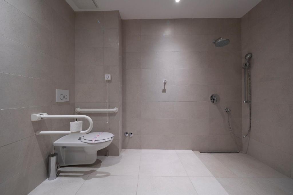 Сьюит (Suite with Accessible Roll-In Shower - Non-Smoking), Wellness & Spa Hotel Verde