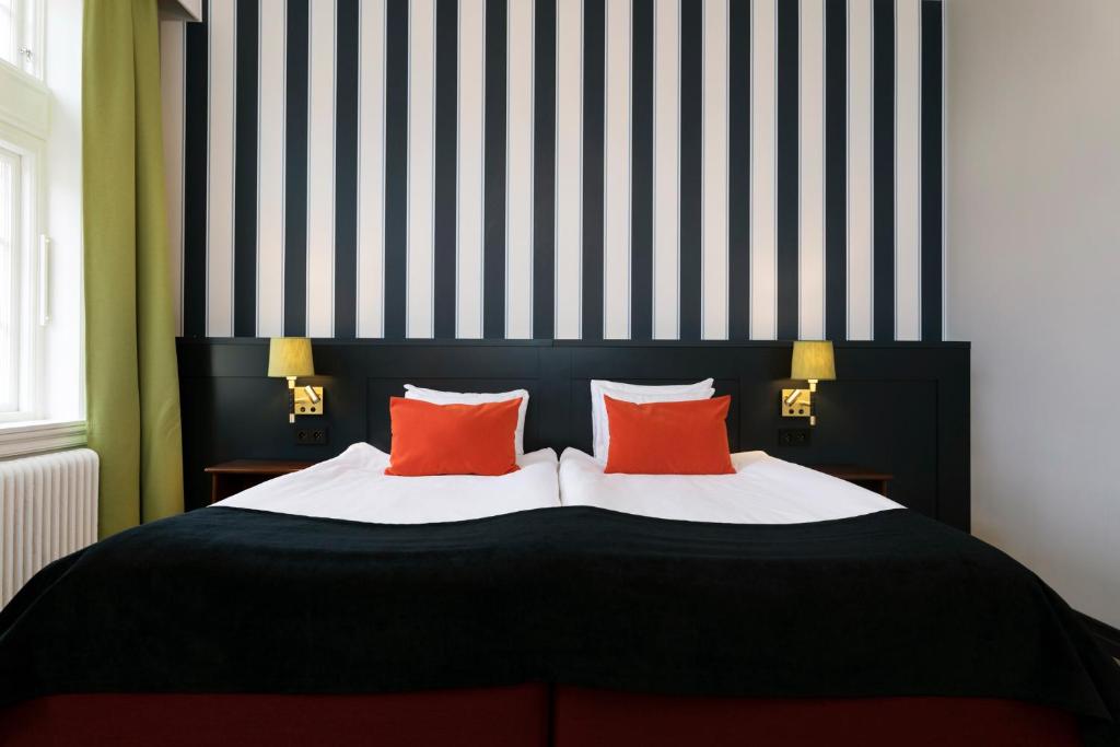 Двухместный (Улучшенный двухместный номер с 2 отдельными кроватями) отеля Calmar Stadshotell, Кальмар