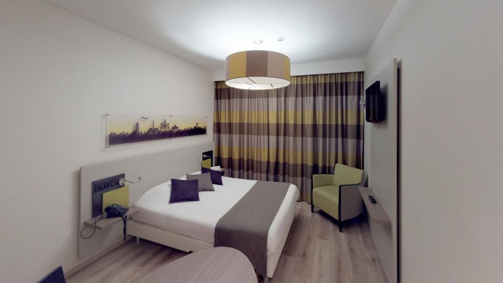Двухместный (Улучшенный двухместный номер с 1 кроватью и раскладной кроватью) отеля ibis Styles Hotel Brussels Centre Stéphanie, Брюссель