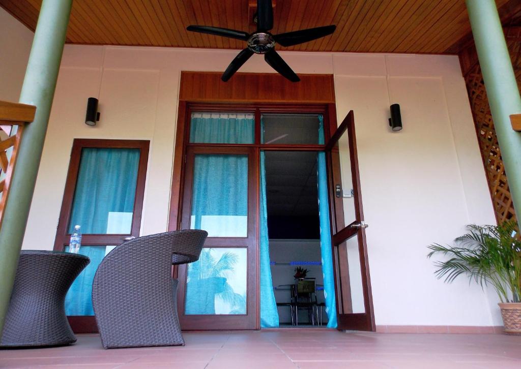 Двухместный (Номер Делюкс с кроватью размера «king-size») курортного отеля The Ocean Residence Langkawi, Лангкави