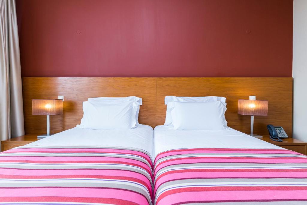Двухместный (Standard Twin Room with Golf Course View) курортного отеля Montado Hotel & Golf Resort, Сетубал