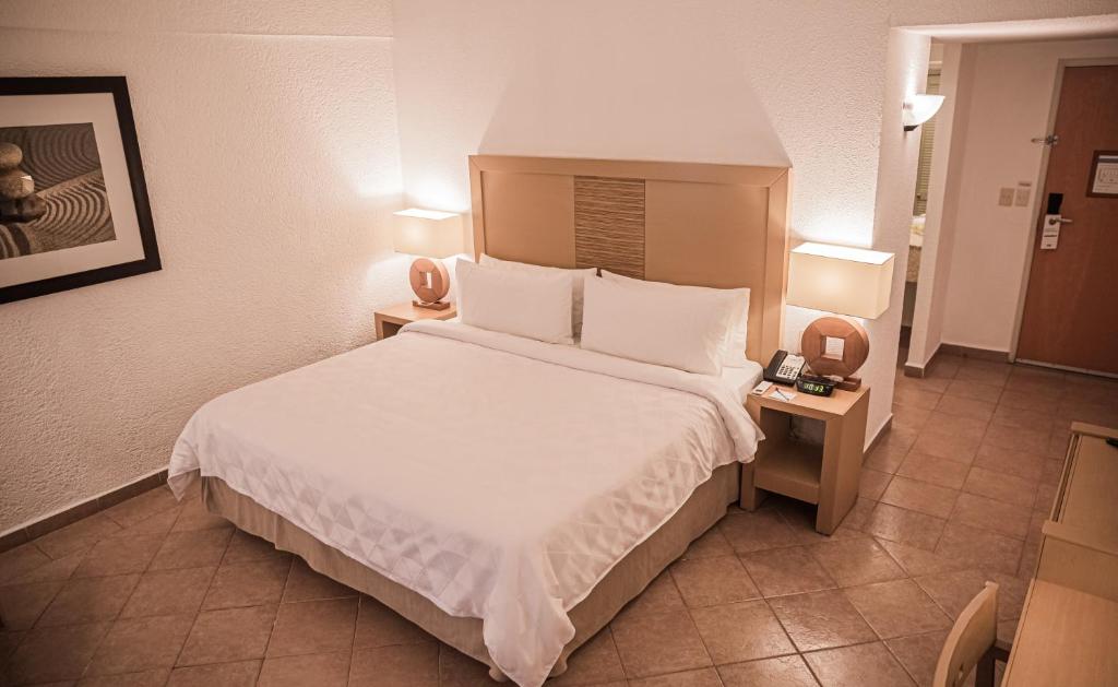Двухместный (Стандартный двухместный номер с 1 кроватью) курортного отеля Holiday Inn Resort Acapulco, Акапулько-де-Хуарес