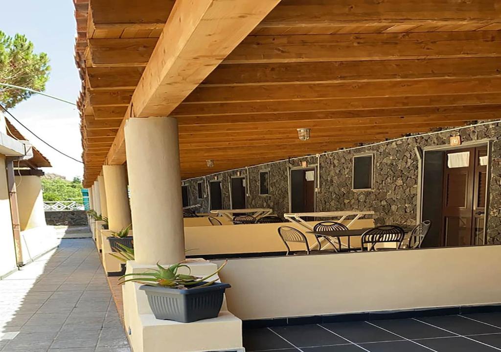 Четырехместный (Четырехместный номер эконом-класса) отеля Hotel Al Togo, Вулкано