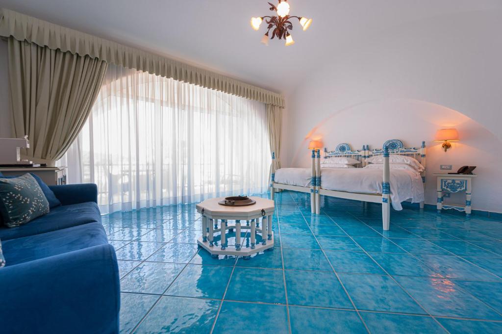 Двухместный (Двухместный номер Делюкс с 1 кроватью и видом на море) отеля Grand Hotel Le Rocce, Гаэта