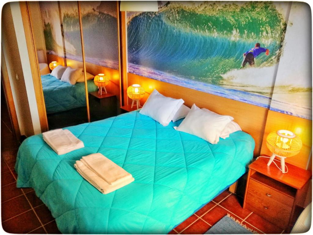 Двухместный (Двухместный номер с 1 кроватью, общей ванной комнатой и видом на море) хостела Supertubos Beach Hostel, Пениши