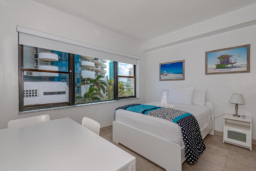 Студио (Номер-студио с кроватью размера «queen-size» (611)), Beach Front Studio Miami Beach