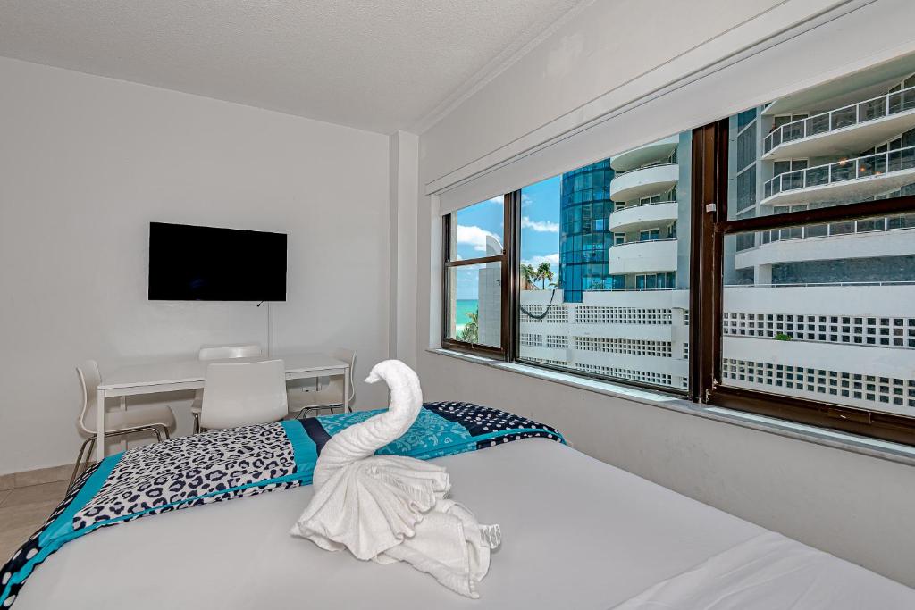 Студио (Номер-студио с кроватью размера «queen-size» (611)), Beach Front Studio Miami Beach