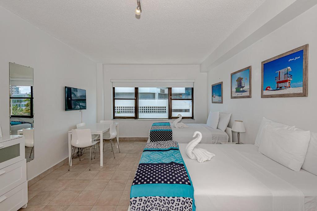 Студио (Номер-студио с кроватью размера «queen-size» (611)), Beach Front Studio Miami Beach