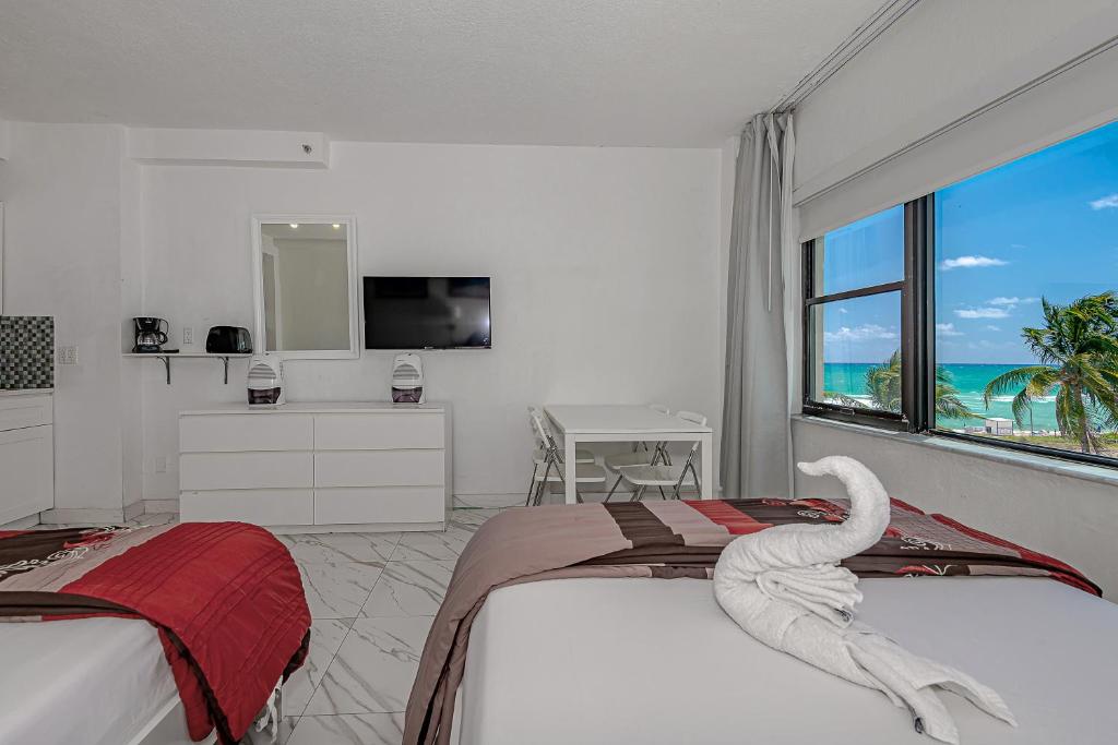 Студио (Номер-студио с видом на бассейн (540)), Beach Front Studio Miami Beach