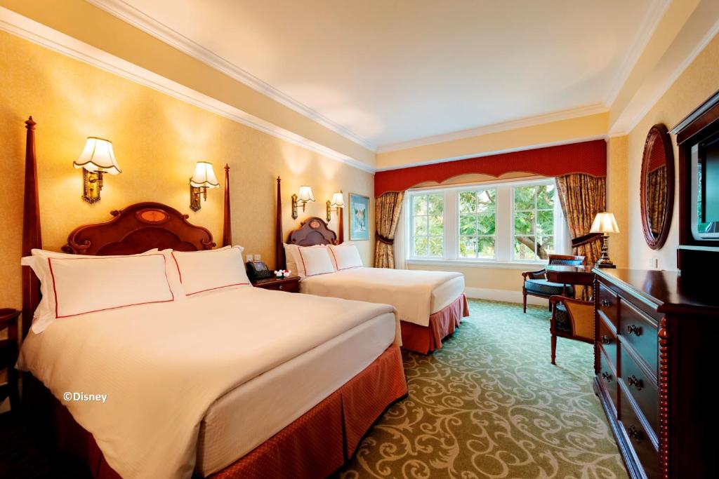 Двухместный (Стандартный номер с кроватью размера «king-size» или 2 двуспальными кроватями) отеля Hong Kong Disneyland Hotel, Гонконг (город)