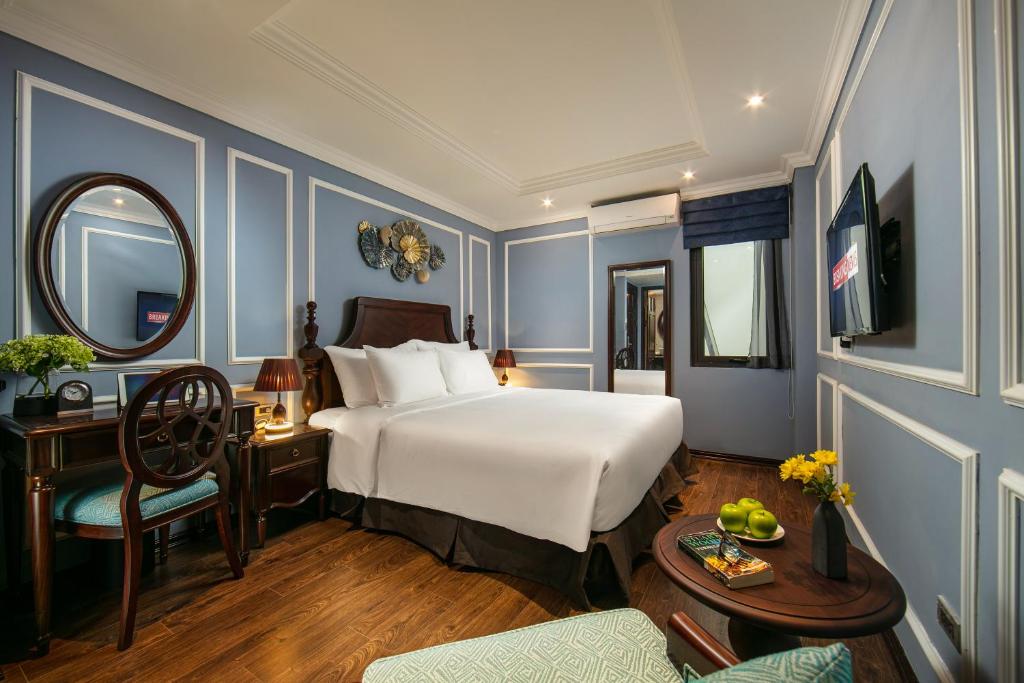 Двухместный (Двухместный номер Делюкс с 1 кроватью) отеля Romantique Hotel De Hanoi, Ханой