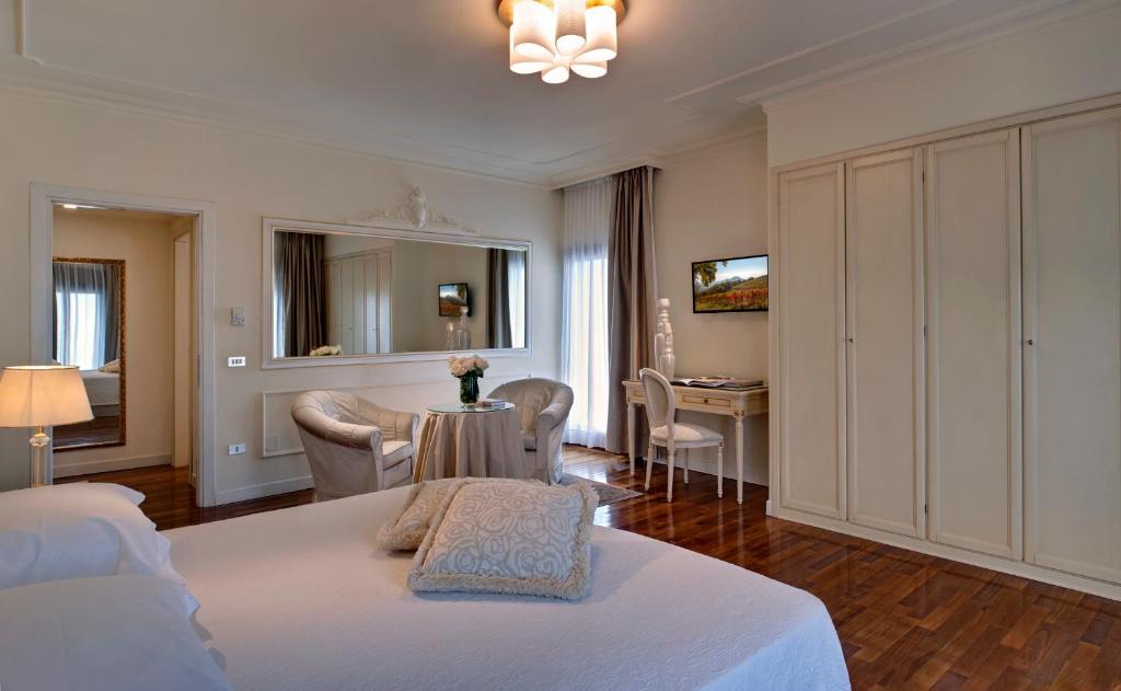 Двухместный (Двухместный номер с 1 кроватью или 2 отдельными кроватями, вид на сад) отеля Hotel Europa Terme, Абано-Терме