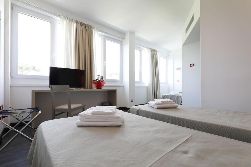 Двухместный (Двухместный номер с 1 кроватью или 2 отдельными кроватями и дополнительной кроватью) отеля Casa per Ferie San Juan de Ávila, Рим