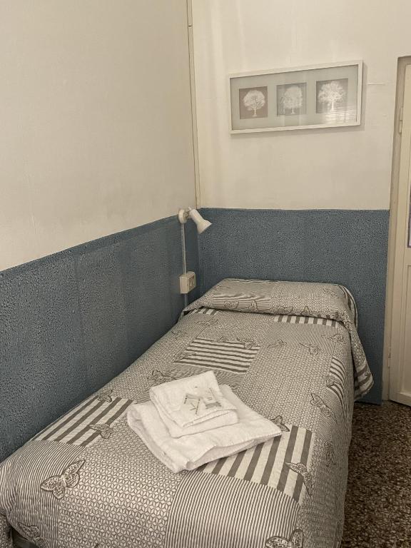 Одноместный (Одноместный номер с общей ванной комнатой) отеля Albergo Novecento, Генуя