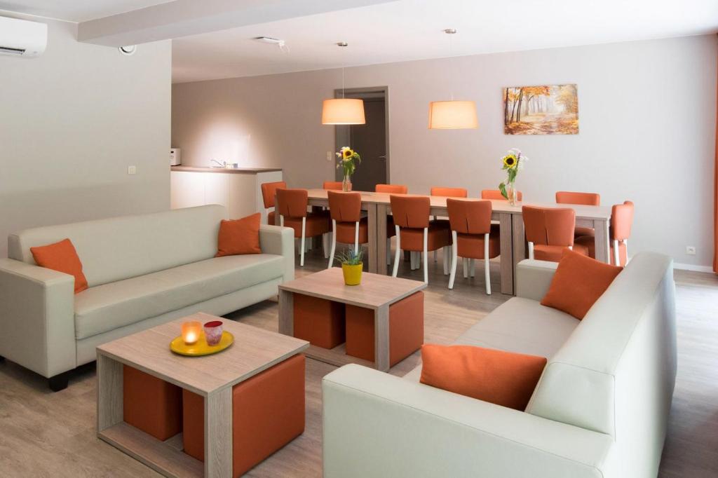 Апартаменты (Comfort Suite - 11p | 4 Bedrooms | Infrared cabine) апарт-отеля Holiday Suites Houthalen-Helchteren, Генк