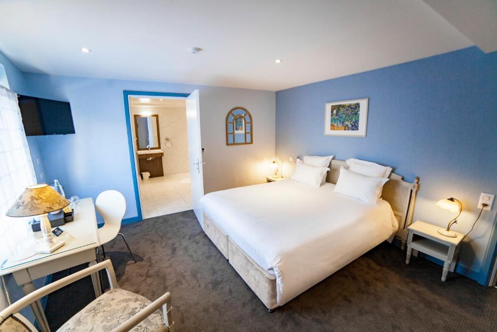 Двухместный (Номер с кроватью размера king-size – Подходит для гостей с ограниченными физическими возможностями) отеля Hotel Meurice, Кале (О-де-Франс)