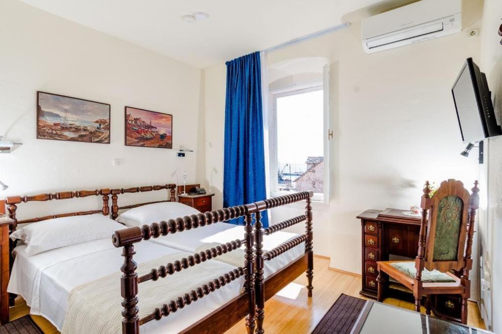 Двухместный (Двухместный номер Делюкс с 1 кроватью или 2 отдельными кроватями и видом на море) гостевого дома Rooms Miron, Сумартин
