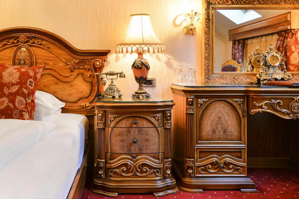 Двухместный (Стандартный двухместный номер с 2 отдельными кроватями) отеля Premier Prezident Garni Hotel and Spa, Сремски-Карловци
