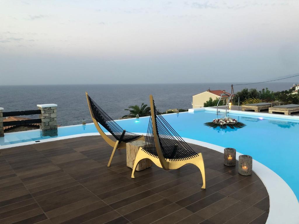 Сьюит (Люкс с собственным бассейном) апарт-отеля Toxotis Villas, Арменистис