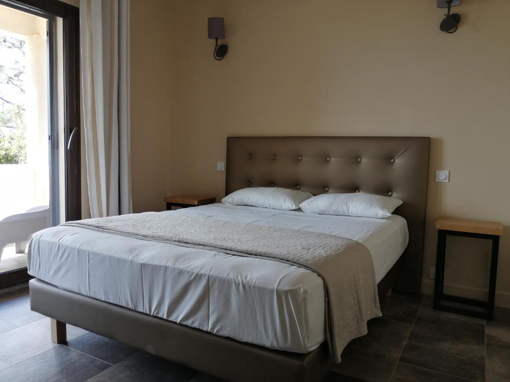 Двухместный (Двухместный номер с 1 кроватью, террасой и видом на море) отеля Auberge Ferayola, Галерия