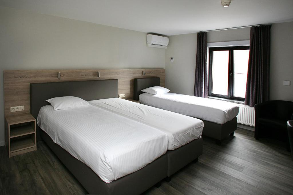 Двухместный (Стандартный двухместный номер с 1 кроватью или 2 отдельными кроватями) отеля Hotel Au Prince Royal, Ломмель
