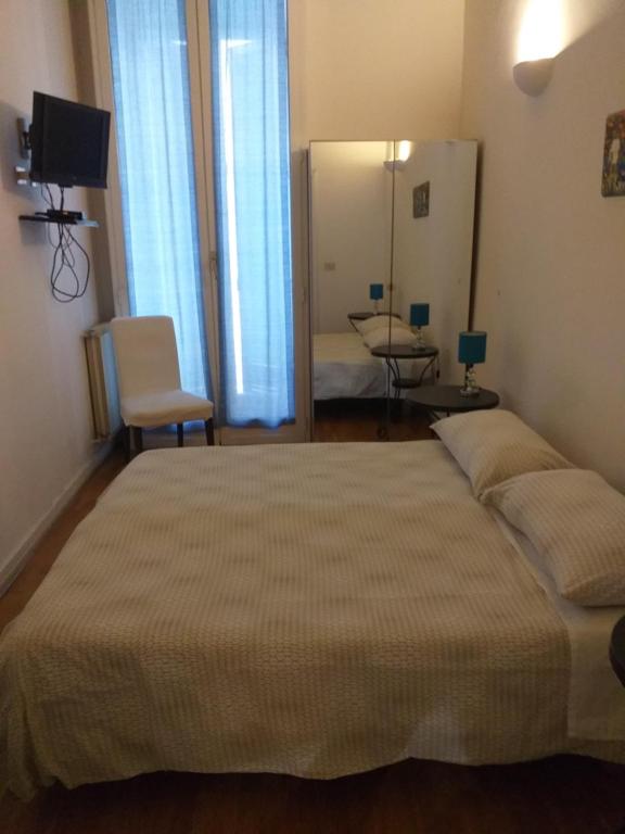 Двухместный (Двухместный номер с 2 отдельными кроватями и собственной ванной комнатой за пределами номера) отеля Relais al Corso, Рим