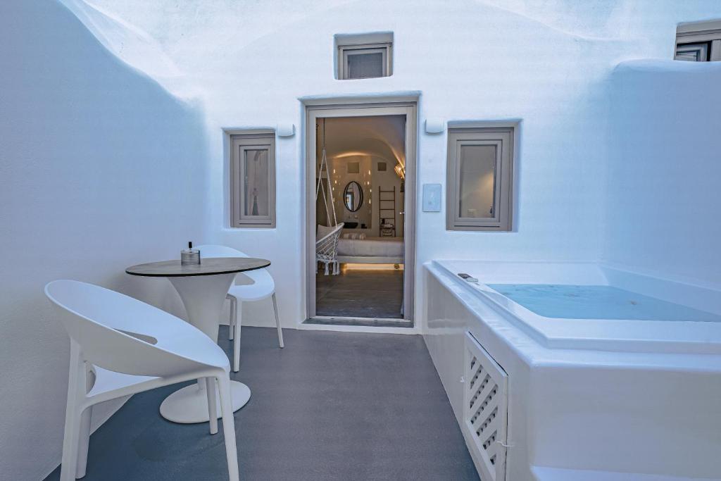 Сьюит (Couple Cave Suite), Eternity Suites Santorini