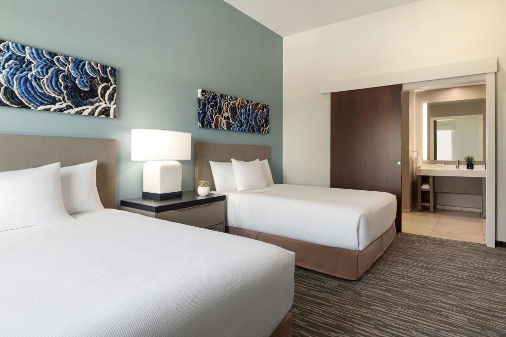 Сьюит (2 Queen Bedroom Suite with Kitchen) отеля Hyatt House Atlanta Perimeter Center, Атланта