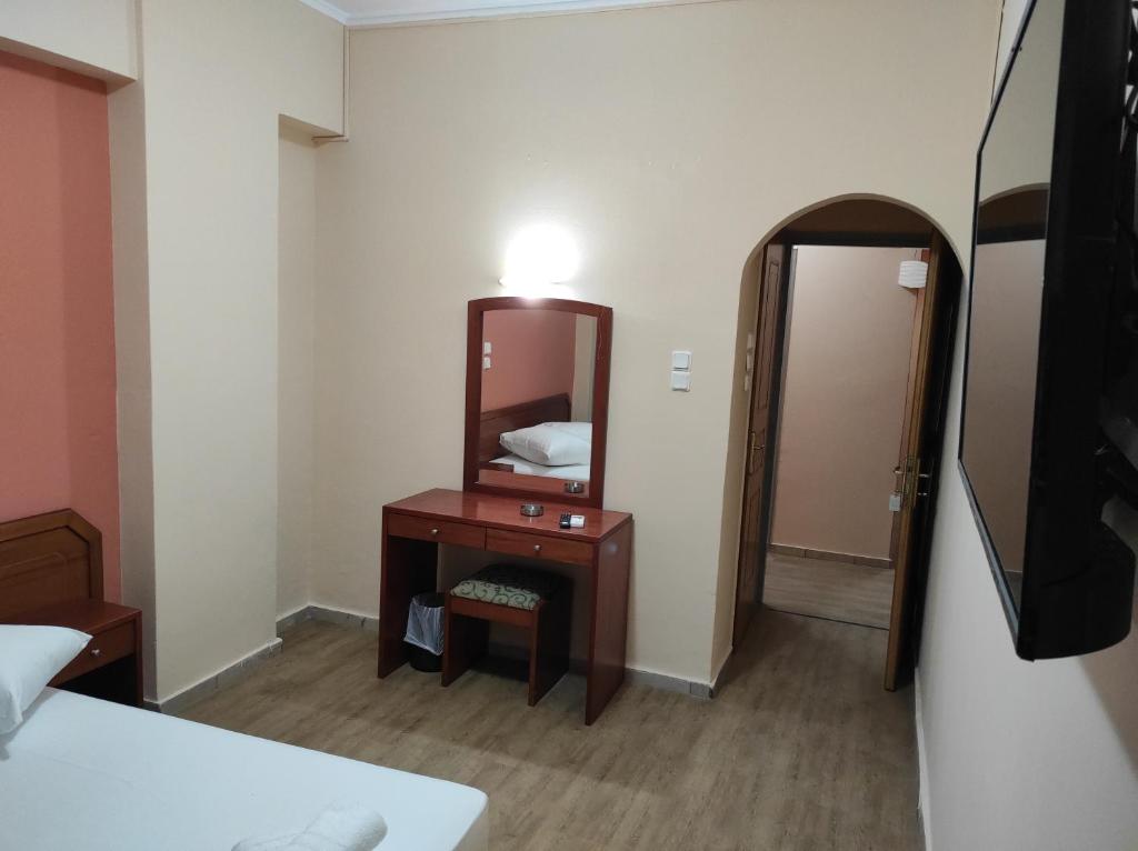 Двухместный (Бюджетный двухместный номер с 1 кроватью) отеля Hotel Lido, Афины