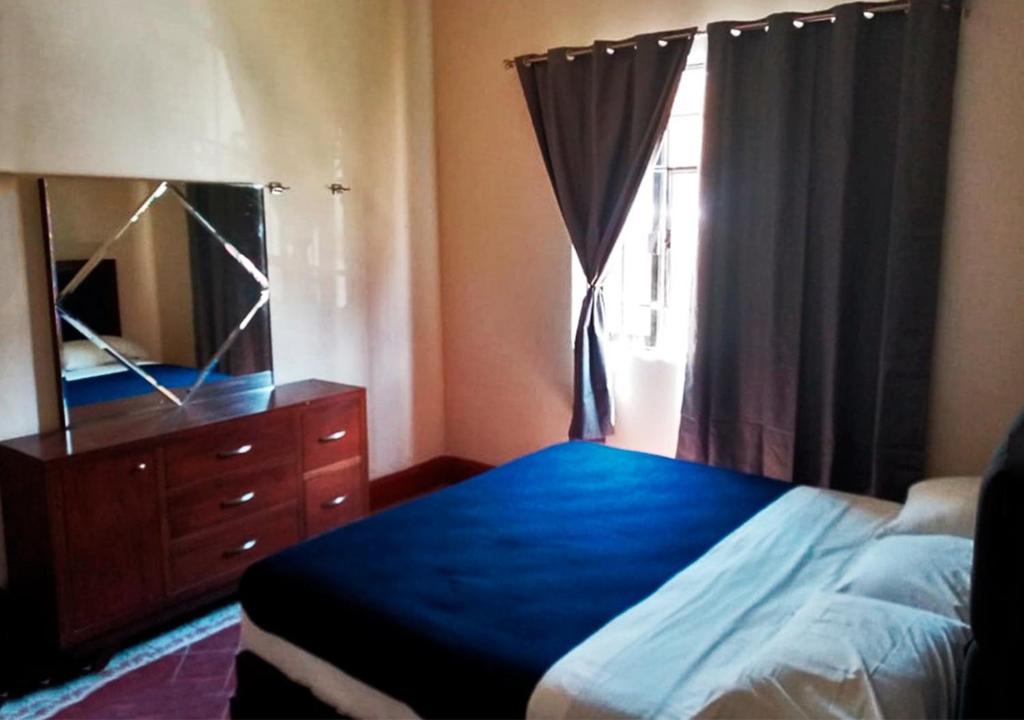 Двухместный (Двухместный номер с 1 кроватью и собственной ванной комнатой) хостела Paulina Youth Hostel, Оахака-де-Хуарес
