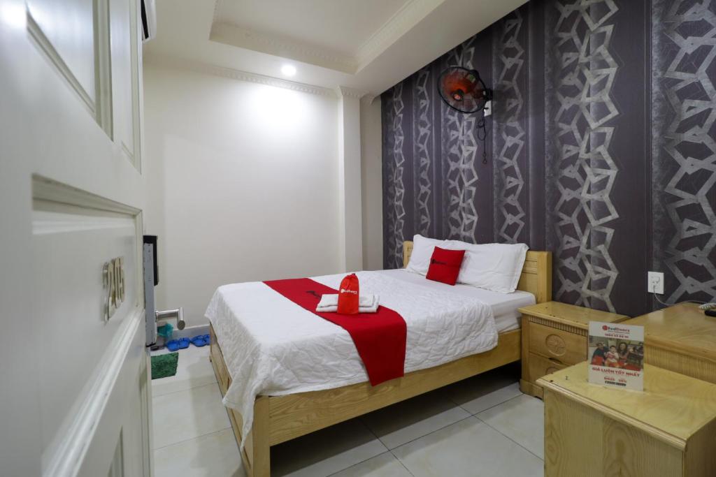 Двухместный (Стандартный двухместный номер с 1 кроватью) отеля RedDoorz Minh Thu Tan Binh, Хошимин