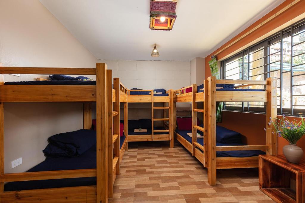 Номер (Спальное место на двухъярусной кровати в общем номере для мужчин и женщин) семейного отеля Little Sapa Homestay, Сапа