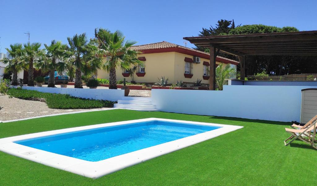 House with 3 bedrooms in Chiclana de la Frontera with private pool enclosed garden and WiFi 2 km from the beach