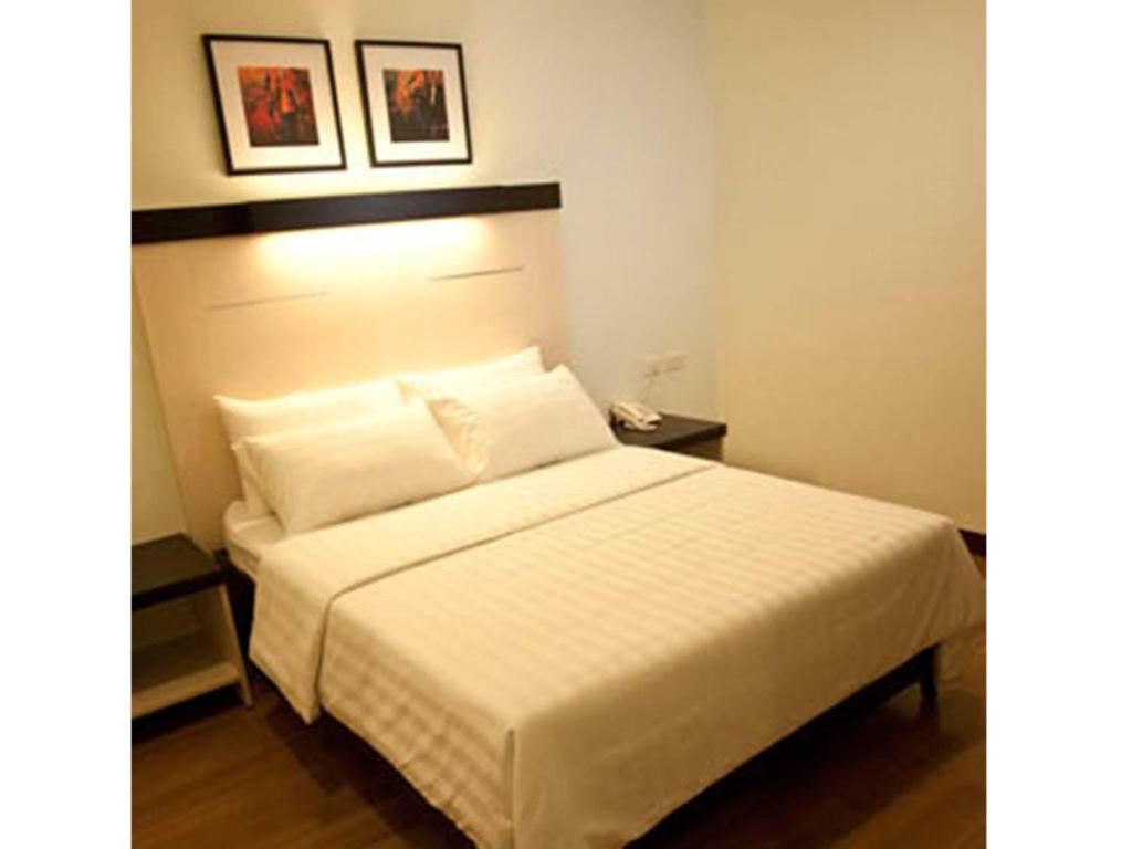 Двухместный (Улучшенный двухместный номер с 1 кроватью) отеля Sugbutel Family Hotel, Себу