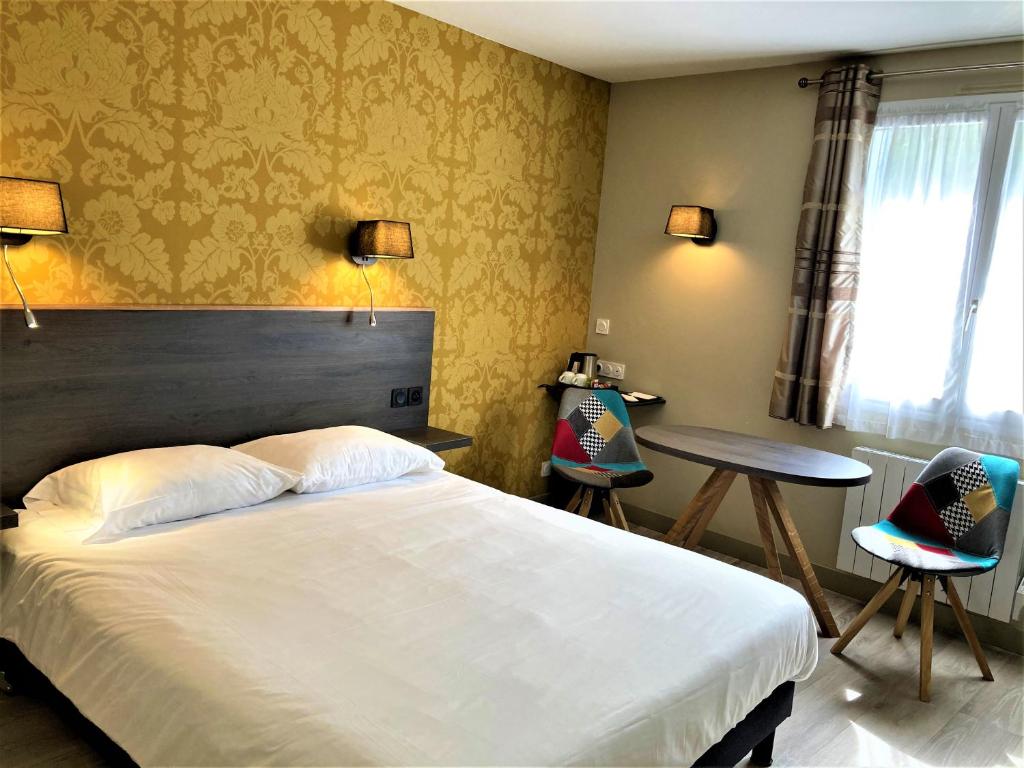 Двухместный (Улучшенный двухместный номер с 1 кроватью и ванной) отеля Castel Fleuri, Тур