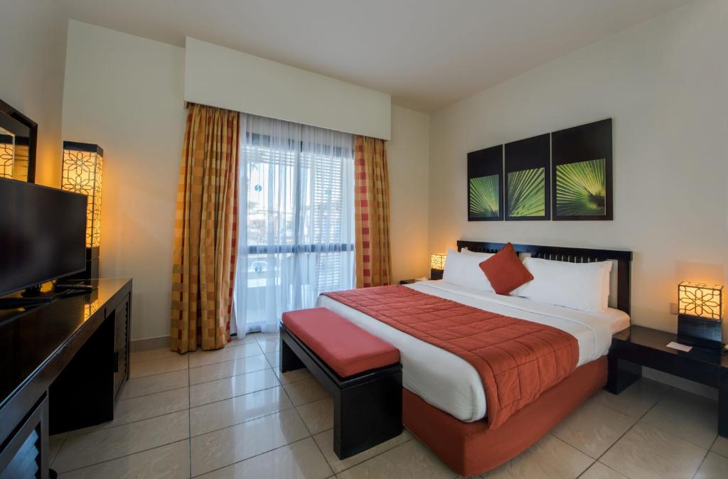 Двухместный (Улучшенный номер с видом на бассейн) курортного отеля Sentido Reef Oasis Senses Aqua Park Resort, Шарм-эль-Шейх