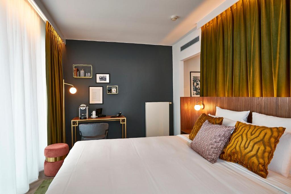 Двухместный (Двухместный номер Делюкс с 1 кроватью) отеля The Pantone Hotel Brussels, Брюссель