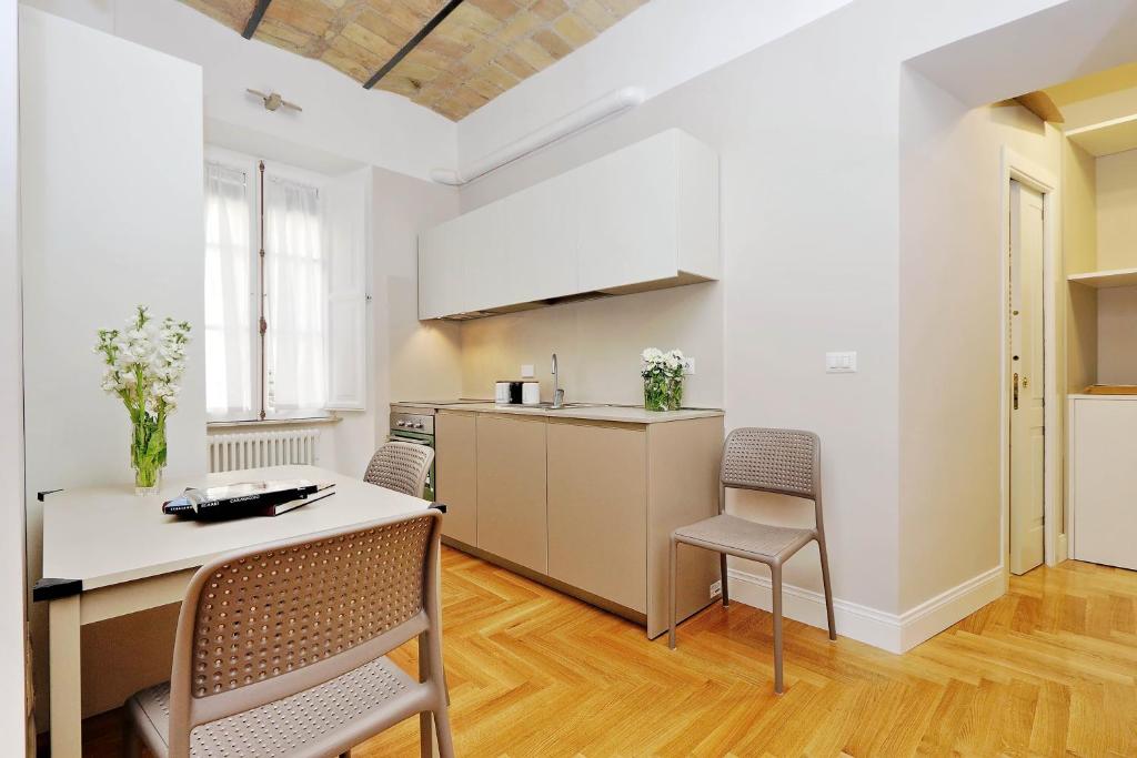 Апартаменты (Two-Bedroom Apartment (4 Adults) - V. San Giovanni in Laterano 250), Bellezza Al Colosseo