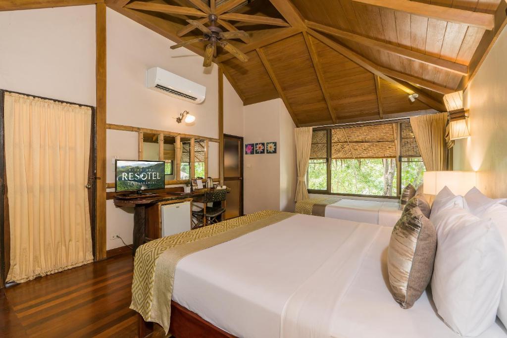 Трехместный (Улучшенный трехместный номер) курортного отеля River Kwai Resotel, Канчанабури