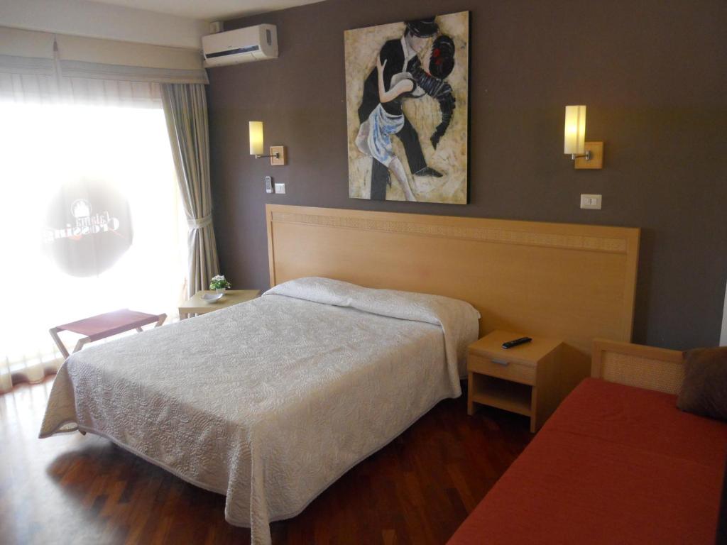 Трехместный (Улучшенный трехместный номер) отеля Catania Crossing B&B - Rooms & Comforts, Катания